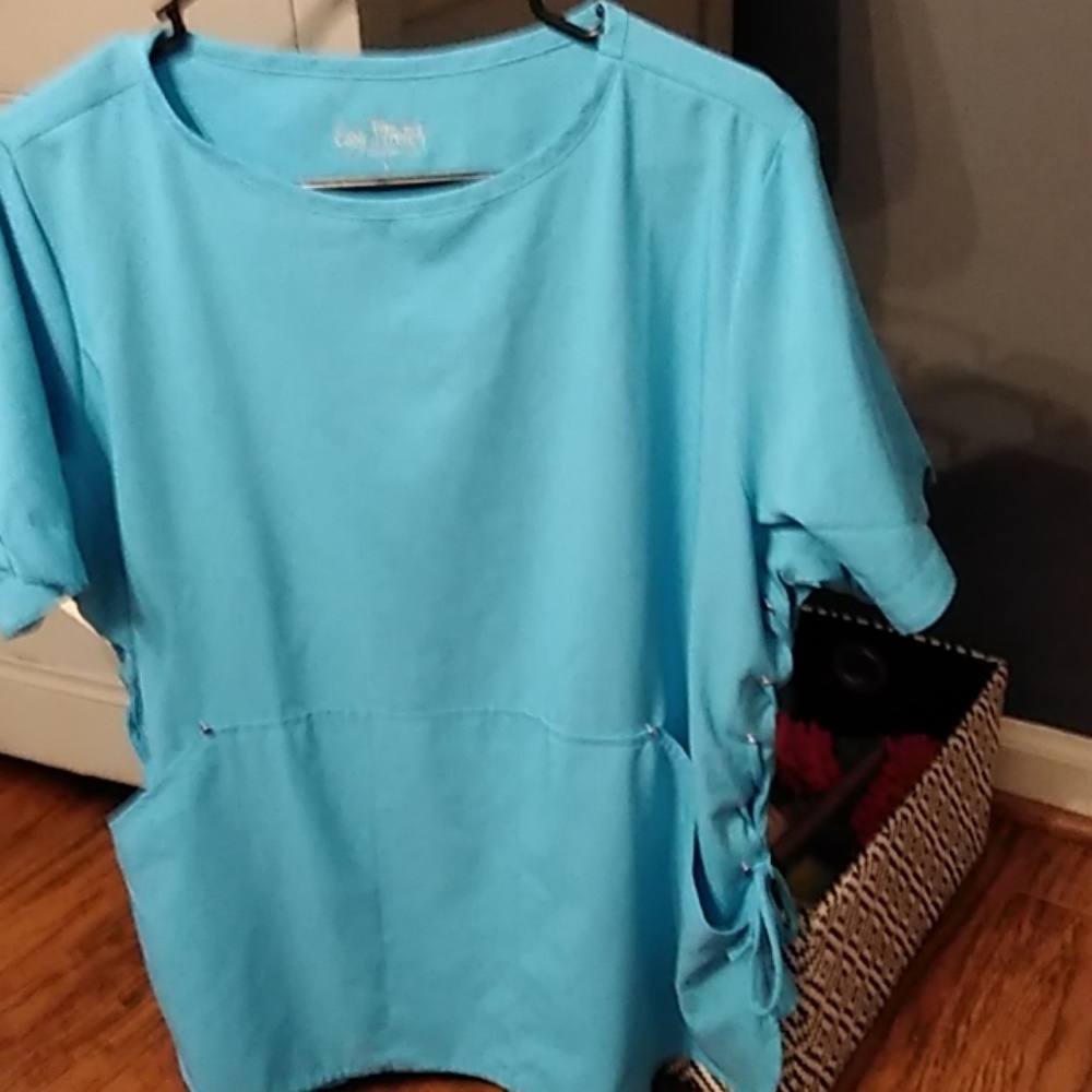 Blue/Teal easy stretch Butter Soft scrub top